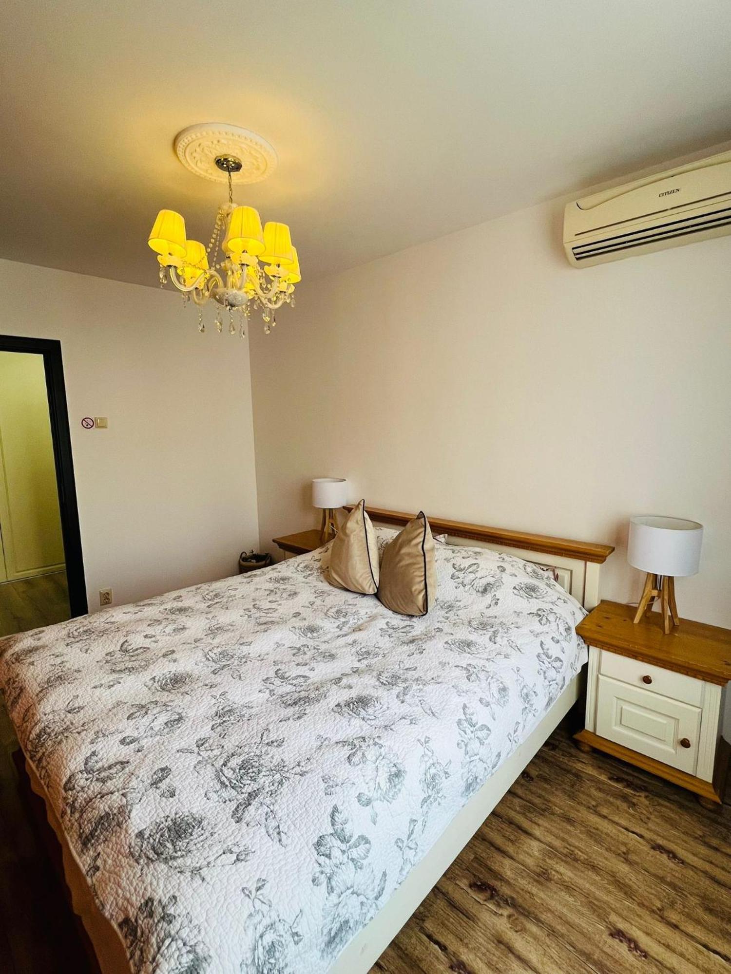 Apartament Naty Apartment Bukares Bagian luar foto
