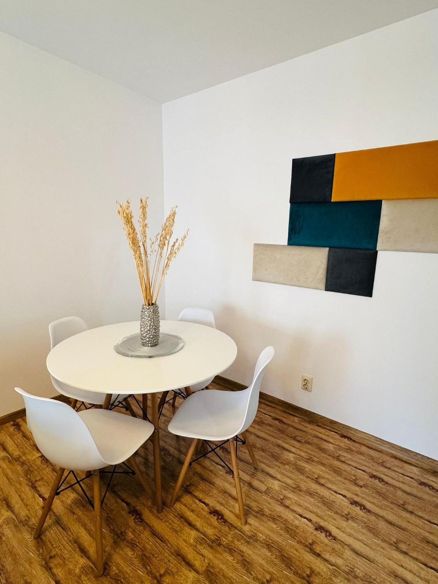 Apartament Naty Apartment Bukares Bagian luar foto